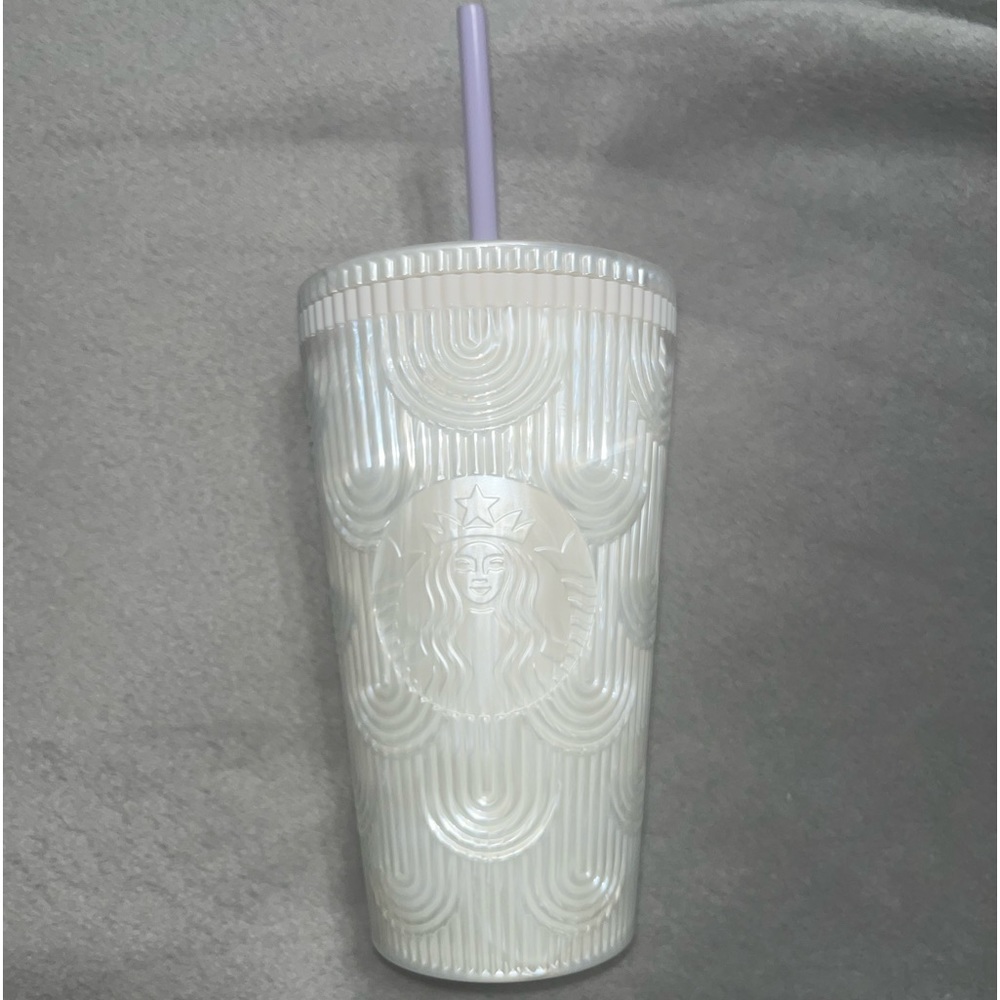 white Starbucks cup